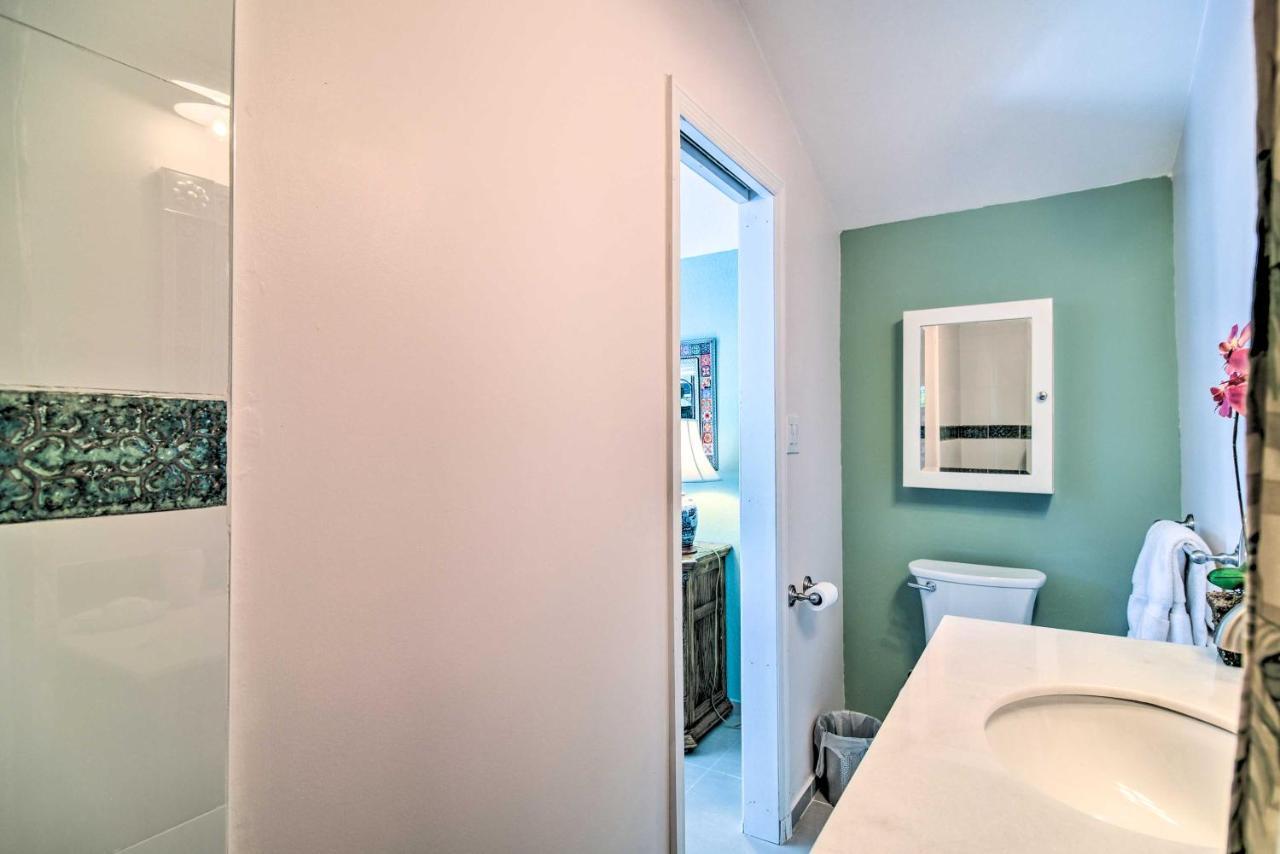 Vibrant Sarasota Studio Less Than 1 Mile From The Beach! Exterior photo